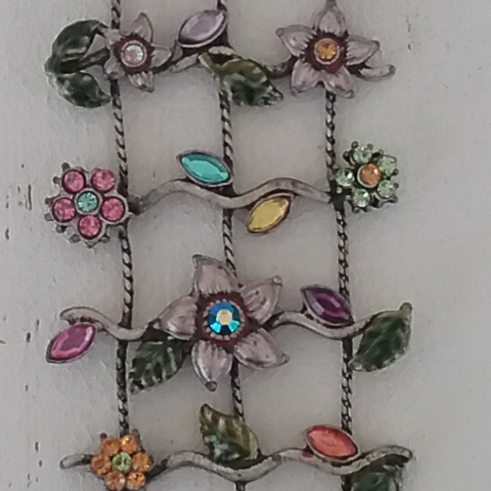 Rhinestone Flowers Bracelet